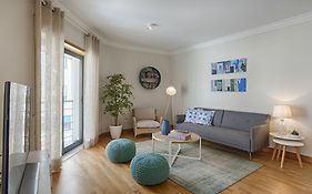 BmyGuest - Arroios Lisbon Apartment
